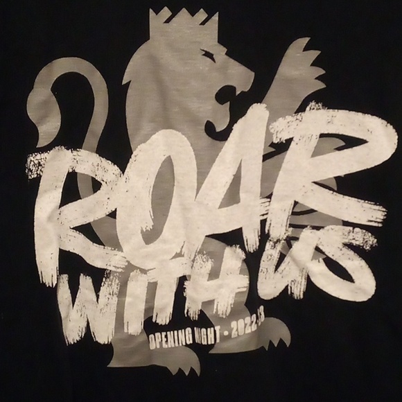 Unisex "Roar With Us, Opening Night * 2022-2023" Short Sleeve Shirt - Size Large - Picture 2 of 7